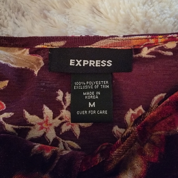 Flowered top - Picture 3 of 3